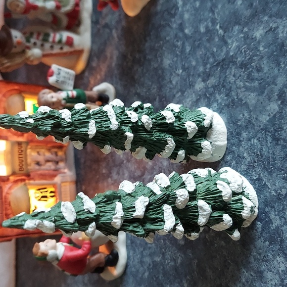 G Z Lefton Figurines and Holiday Village Set - Picture 4 of 17